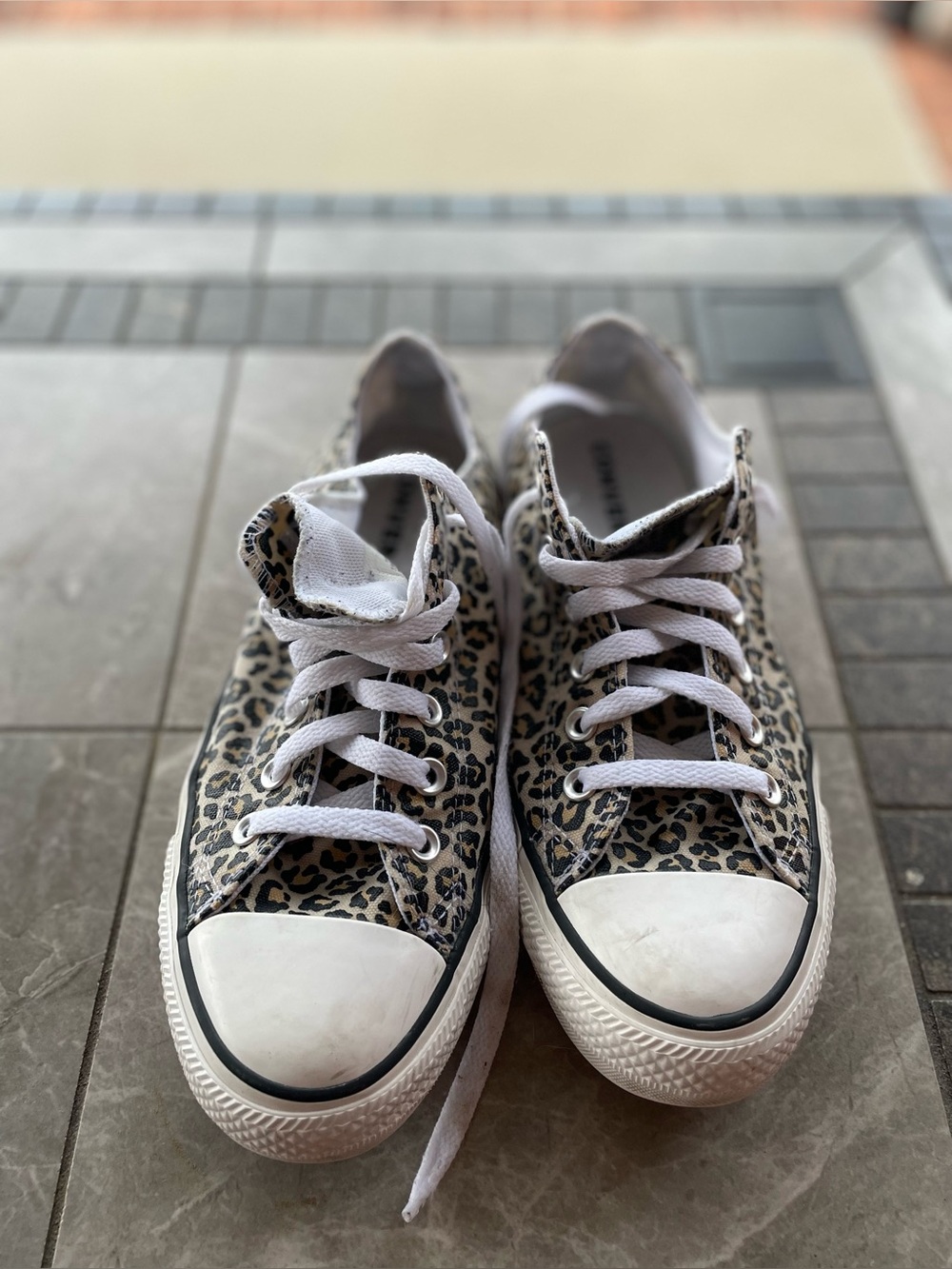 Leopard Converse. EUC Size 10. - Picture 6 of 9